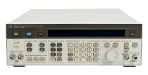 Agilent / Keysight 8642B Synthesized Signal Generator, 100 kHz to 2100 MHz Agilent 8642B