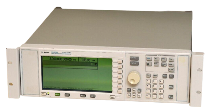 Agilent / Keysight E4430B ESG-D Series Digital RF Signal Generator, 1 GHz