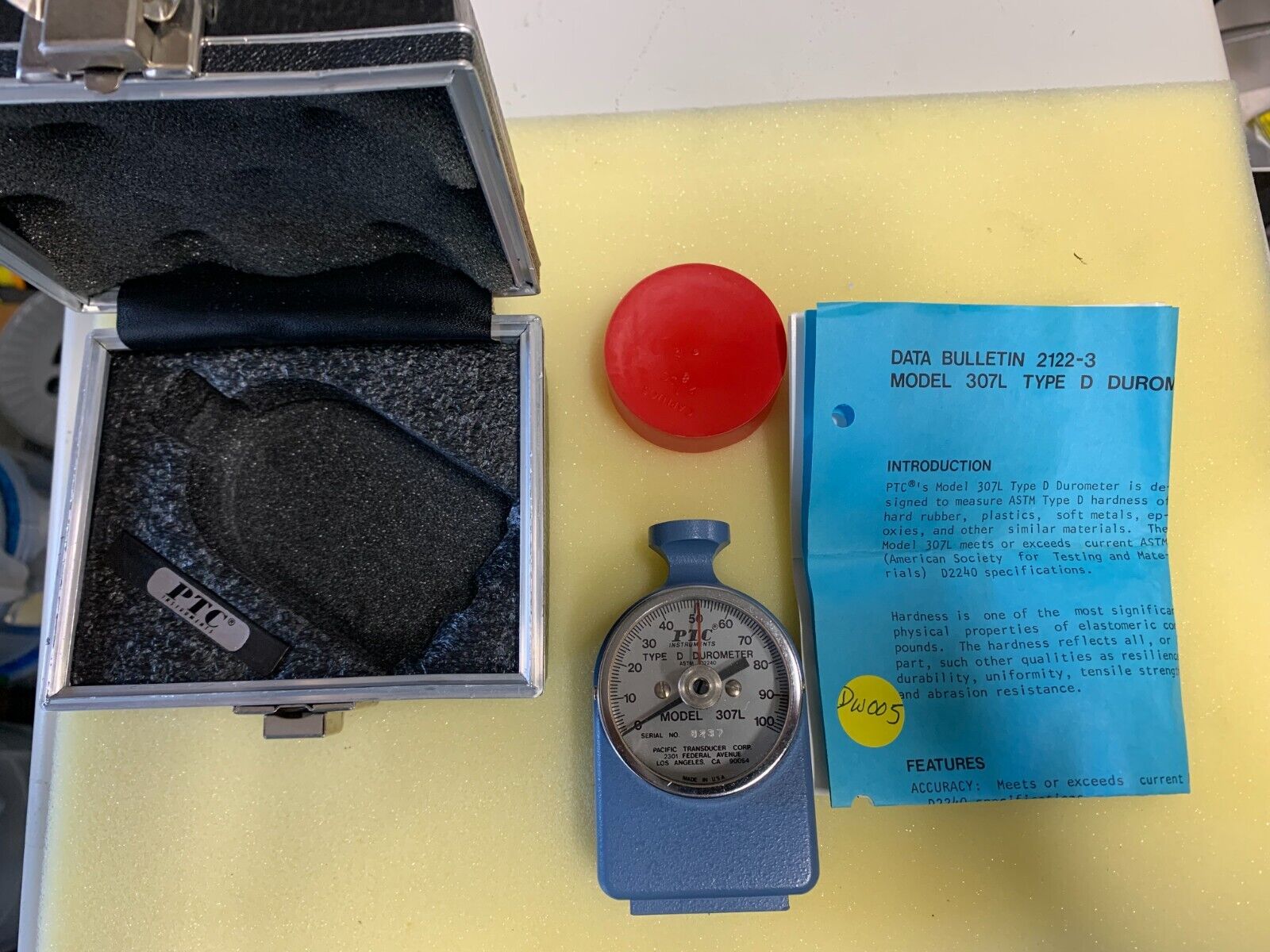 PTC Pacific Transducer Corp Shore Type D Scale Durometer Model 307L Case Manual