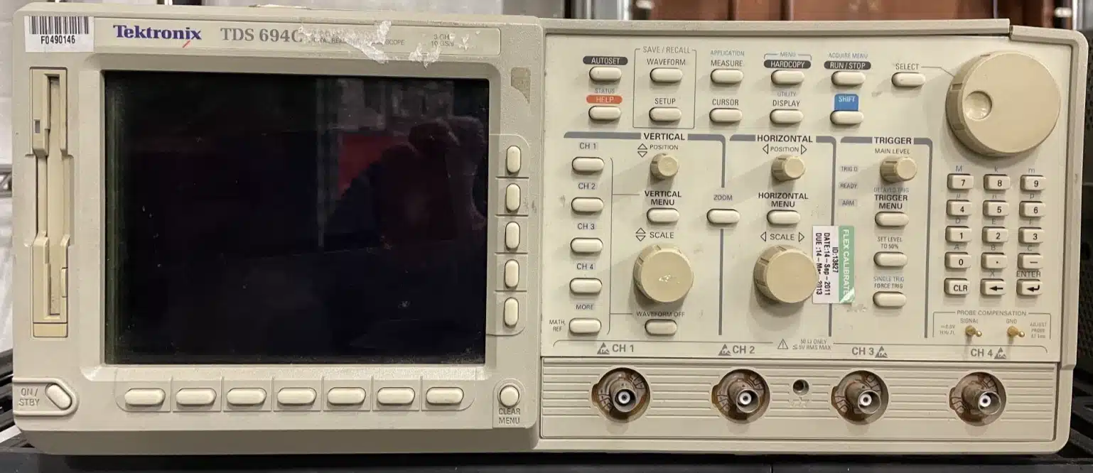 Tektronix TDS694C 3GHz 10GS/s Digital Oscilloscope 4 Channel Tektronix TDS694C