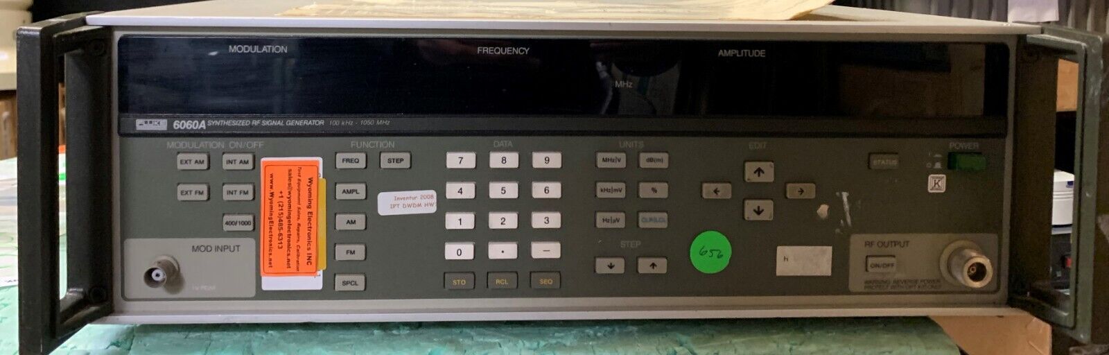 Fluke 6060A Synthesized RF Signal Generator 10 khz-520mhz W 488/830