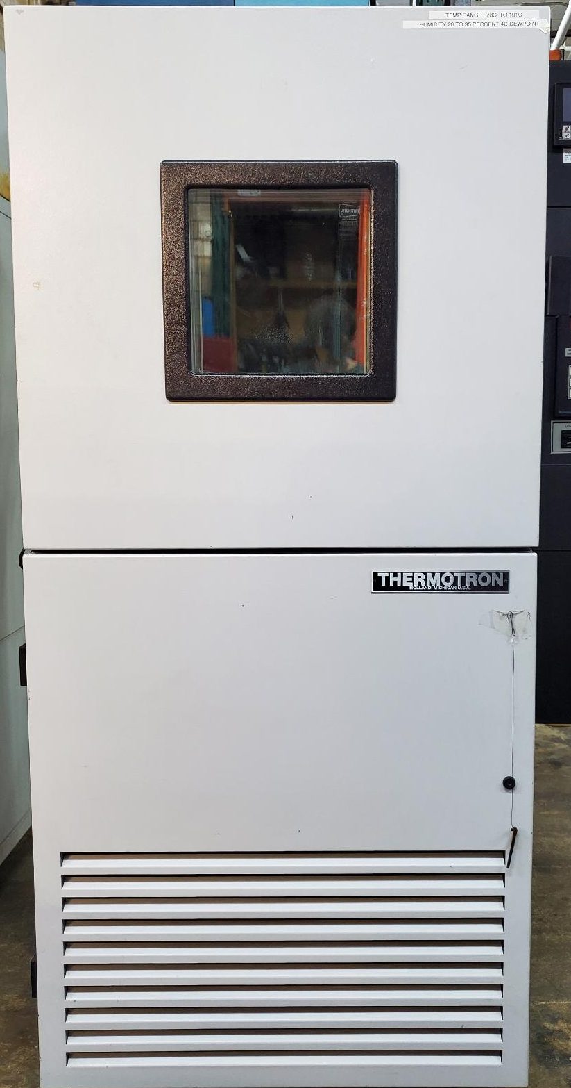 Thermotron SM-8 (Synergy Nano controller) ENVIRONMENTAL TEST CHAMBER