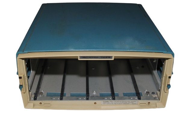 Tektronix TM515 Mainframe