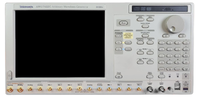 Tektronix_AWG7122C